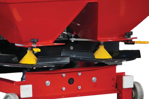 DOUBLE DISC FERTILIZER SPREADER MACHINES